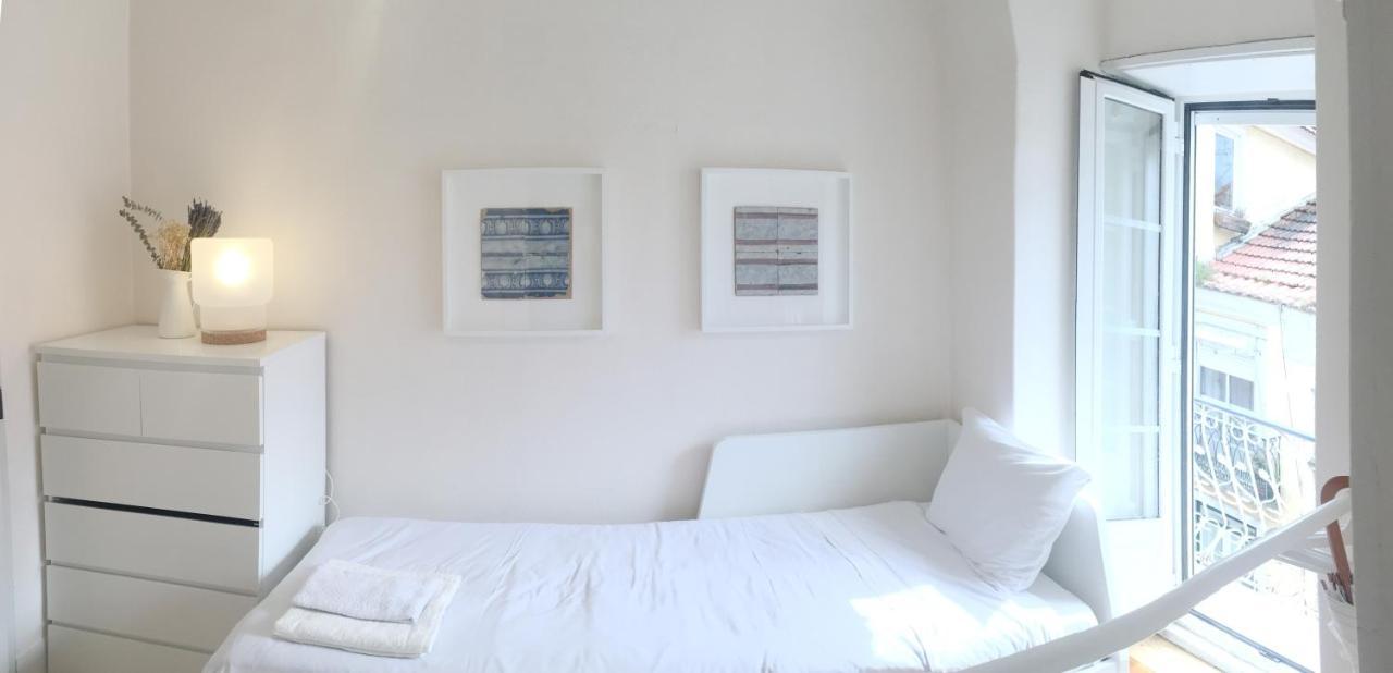Room Atalaia- Ideal For Single Lisbon Luaran gambar
